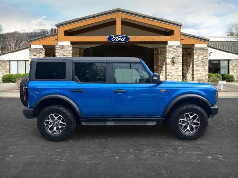 Used 2025 Ford Bronco Badlands AWD/4WD image 4
