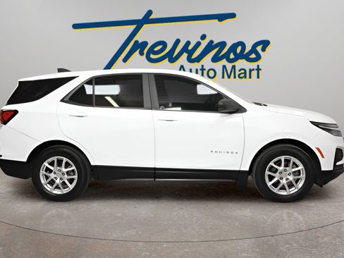 Used 2022 Chevrolet Equinox LS w/ LS Convenience Package FWD image 4