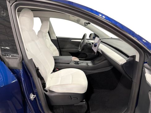 Certified 2023 Tesla Model Y Long Range AWD/4WD image 13