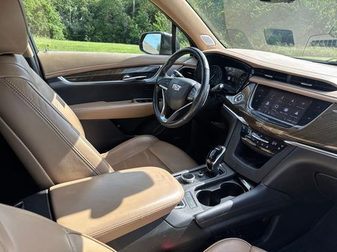 Used 2020 Cadillac XT6 Sport w/ Platinum Package AWD/4WD image 9