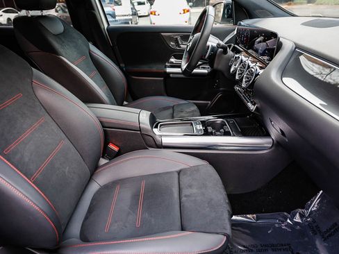 Certified 2025 Mercedes-Benz GLA 250 4MATIC image 17