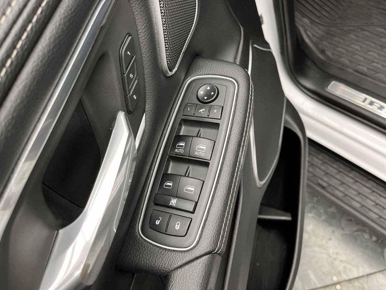 Used 2021 RAM 1500 Laramie AWD/4WD image 11