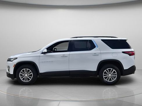Used 2023 Chevrolet Traverse LT FWD image 3
