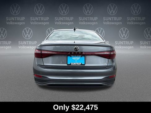 Used 2025 Volkswagen Jetta SE w/ Sunroof Package FWD image 4