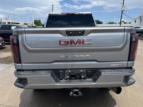 Used 2025 GMC Sierra 2500 AT4 AWD/4WD image 10
