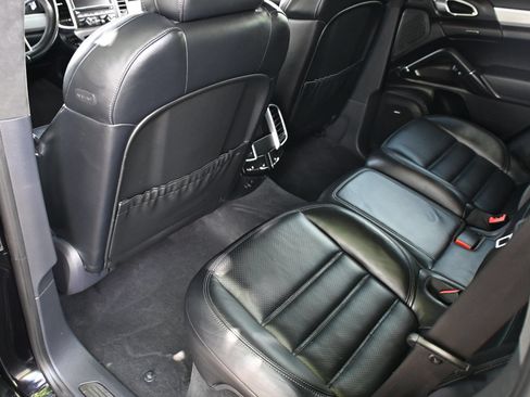 Used 2015 Porsche Cayenne Turbo AWD/4WD image 18