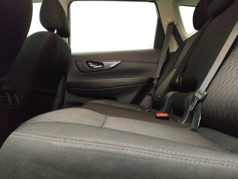 Used 2019 Nissan Rogue S w/ Special Edition Package FWD image 18