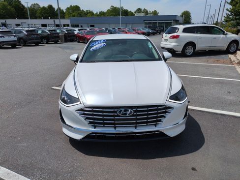Used 2022 Hyundai Sonata SEL FWD image 2