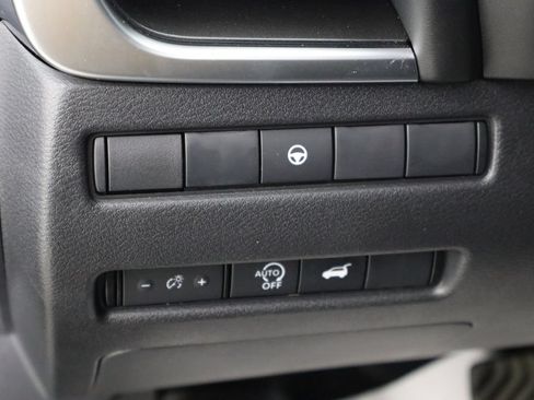 Used 2026 Nissan Rogue SV FWD image 21