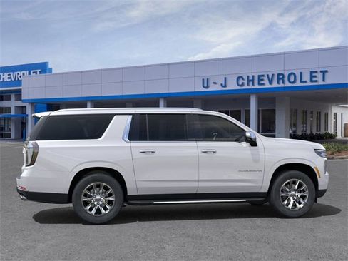 New 2025 Chevrolet Suburban Premier image 5