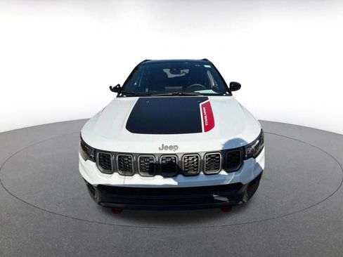 Used 2025 Jeep Compass Trailhawk AWD/4WD image 7