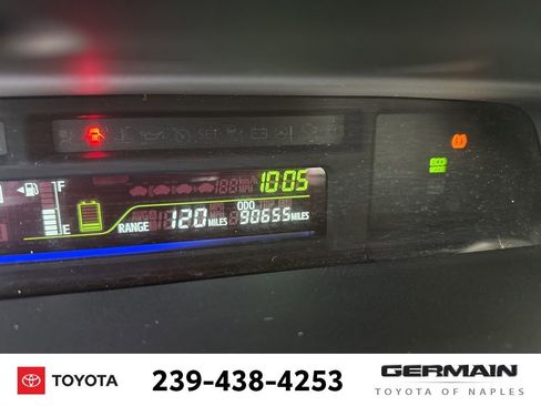 Used 2013 Toyota Prius V Five FWD image 22