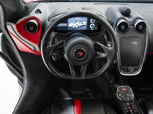 Used 2018 McLaren 570S Spider image 11