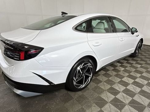 Used 2026 Hyundai Sonata SEL FWD image 2