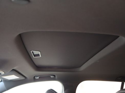 Used 2026 Chevrolet Trax RS w/ Sunroof Package FWD image 18