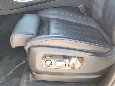 Used 2022 BMW X5 xDrive40i w/ M Sport Package AWD/4WD image 17