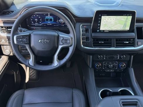 Used 2024 Chevrolet Tahoe Z71 w/ Luxury Package AWD/4WD image 12
