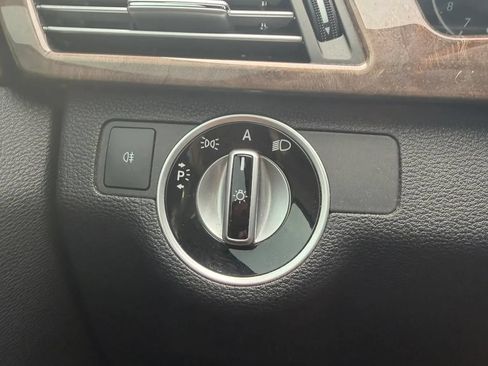 Used 2011 Mercedes-Benz E 550 4MATIC Sedan image 22