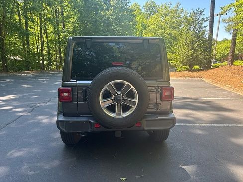 Used 2021 Jeep Wrangler Unlimited Sahara AWD/4WD image 5