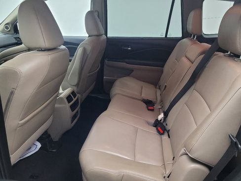 Used 2018 Honda Pilot Touring image 18