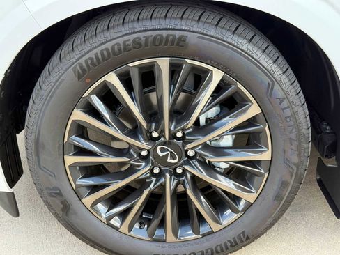 New 2026 INFINITI QX80 Autograph w/ Premium Cargo Package image 9