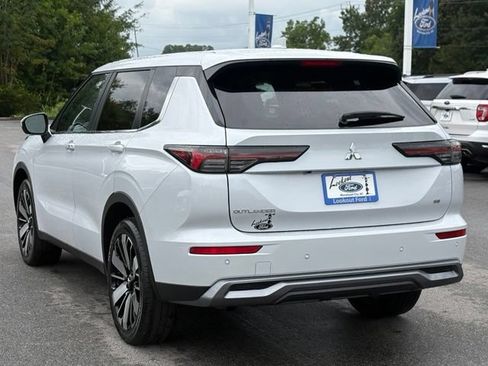 Used 2025 Mitsubishi Outlander SE FWD image 3