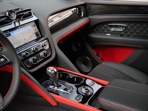 New 2025 Bentley Bentayga image 13