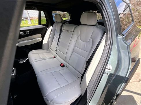 New 2026 Volvo V60 B5 Cross Country Ultra image 27