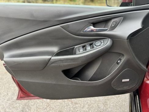 Used 2017 Chevrolet Volt Premier w/ Driver Confidence Package image 8