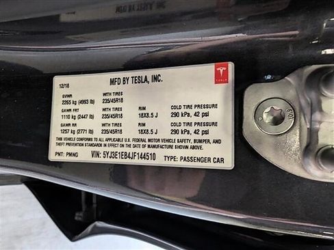 Used 2018 Tesla Model 3 Long Range AWD/4WD image 31