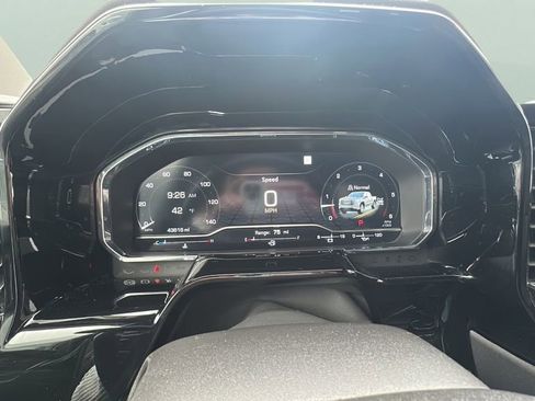 Used 2023 GMC Sierra 1500 SLT w/ SLT Convenience Package image 10