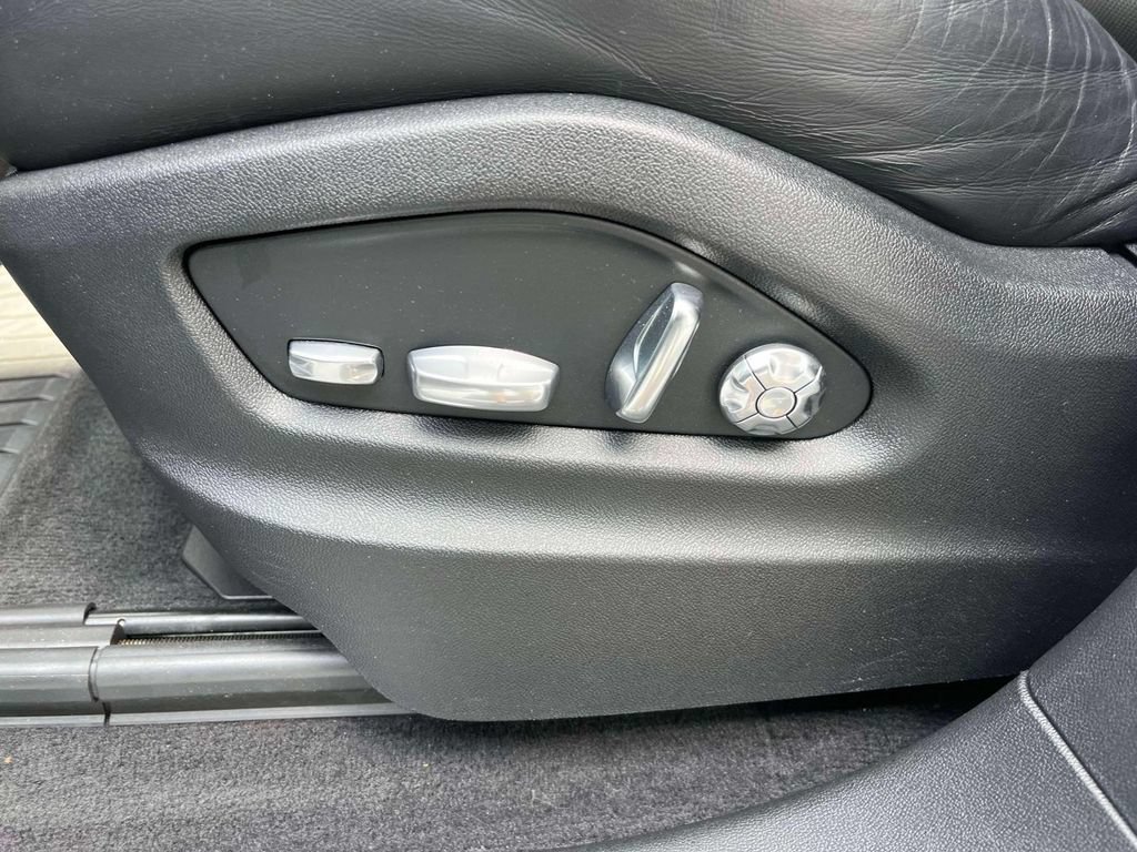 Used 2021 Porsche Cayenne AWD/4WD image 28