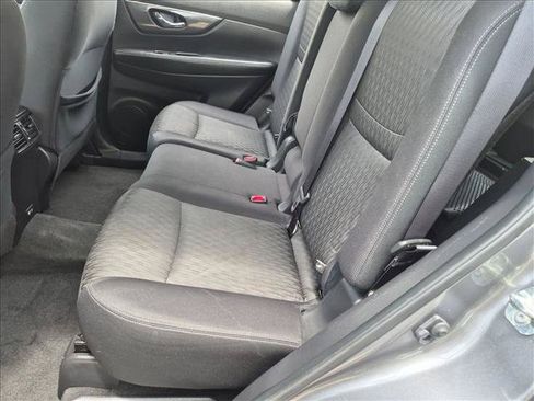 Used 2020 Nissan Rogue SV FWD image 18