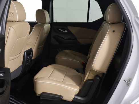 Used 2023 Chevrolet Traverse Premier AWD/4WD image 37