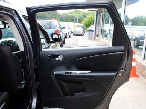 Used 2019 Dodge Journey SE w/ Connectivity Group image 21