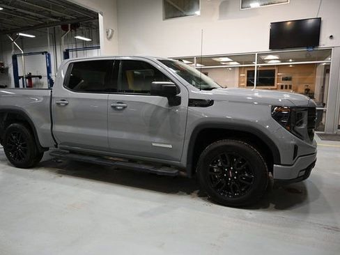 Used 2024 GMC Sierra 1500 Elevation image 4