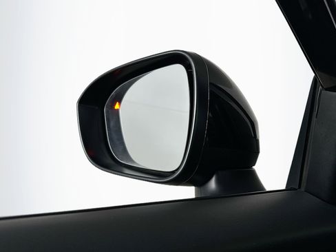 Used 2024 Nissan Rogue SV image 16