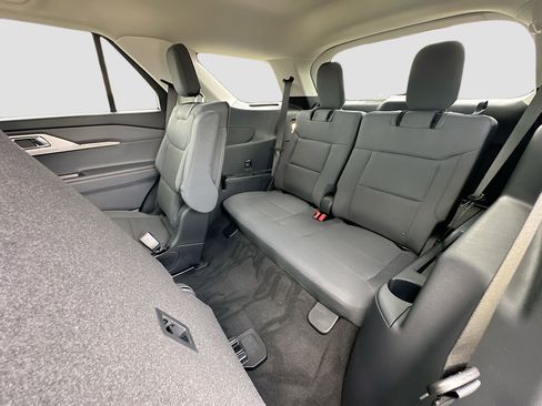 New 2026 Ford Explorer Active RWD image 21