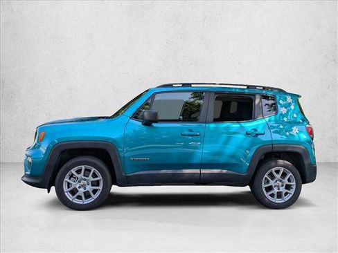 Used 2022 Jeep Renegade Latitude w/ Sun/Sound Group AWD/4WD image 9