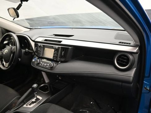 Used 2016 Toyota RAV4 XLE AWD/4WD image 8