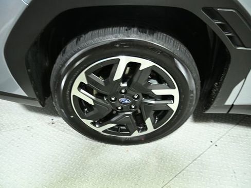 Certified 2025 Subaru Forester Limited image 18