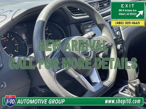 Used 2018 Nissan Rogue S image 5