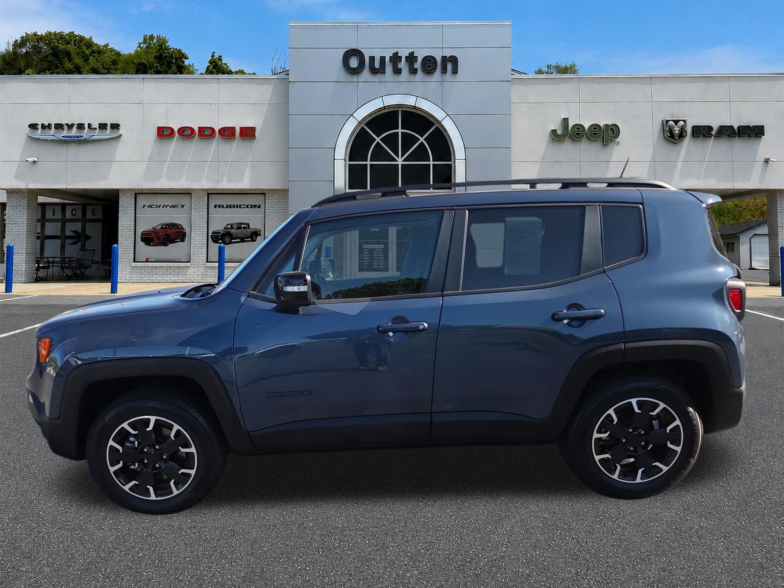 Certified 2023 Jeep Renegade Latitude AWD/4WD image 7