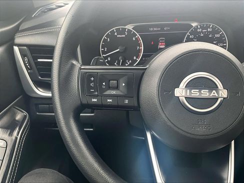Used 2024 Nissan Rogue SV image 22