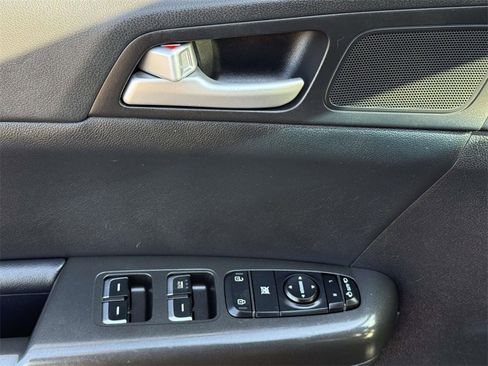 Used 2017 Kia Sportage EX w/ EX Premium Package image 12