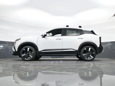 New 2025 Nissan Kicks SR FWD image 20