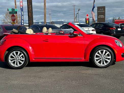 Used 2014 Volkswagen Beetle TDI image 4