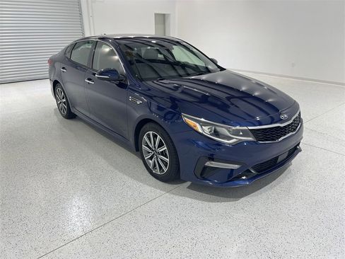 Used 2019 Kia Optima EX image 2