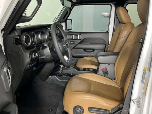 Used 2023 Jeep Wrangler Unlimited Sahara AWD/4WD image 21
