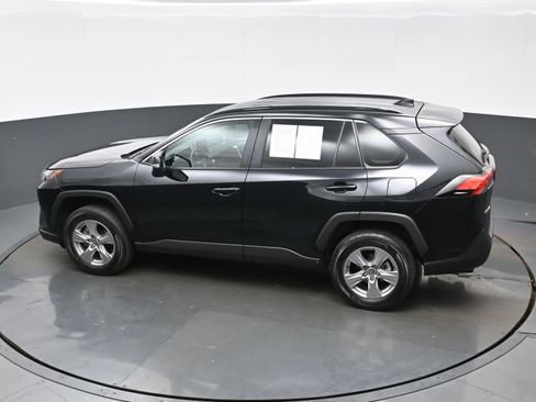 Used 2025 Toyota RAV4 XLE AWD/4WD image 37